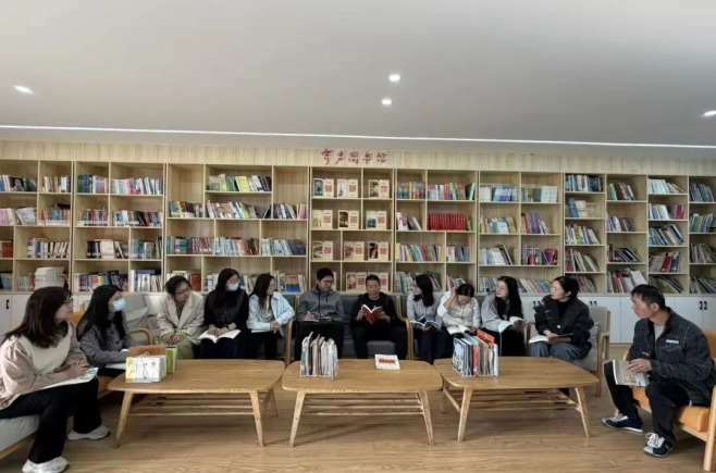 以书为媒探AI 赋能教学新生态