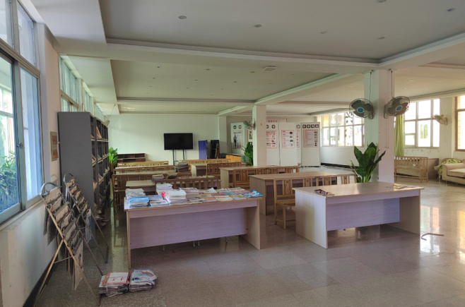 爱心双助力！晋江五中图书馆焕新启运