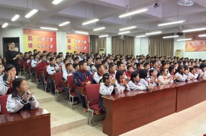 书香浸润校园 阅读点亮成长丨晋江市南岳中学初一年段“书香校园”读书活动启动仪式圆满举行