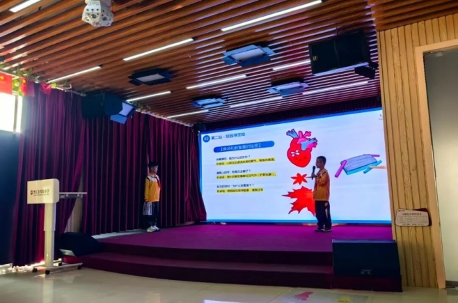 书香浸润童年 声音传递热爱丨晋江市实验小学四年级阅读节“金话筒”小讲坛