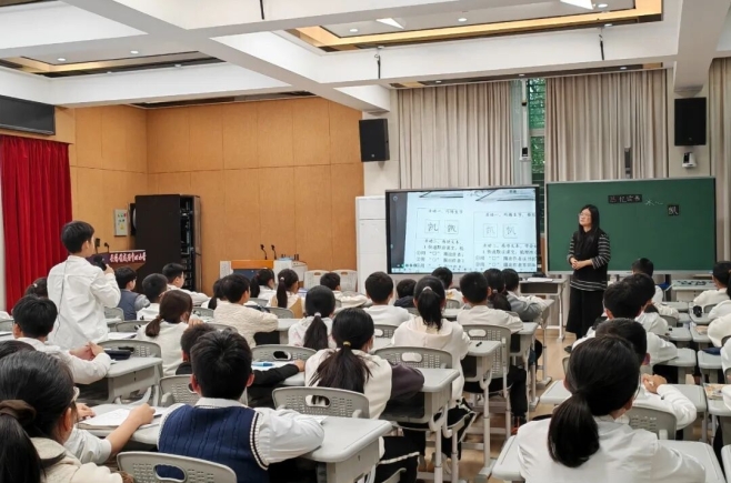 深耕课堂研阅读 凝心聚力促成长丨成功中心小学五年级语文《忆读书》教学研讨活动