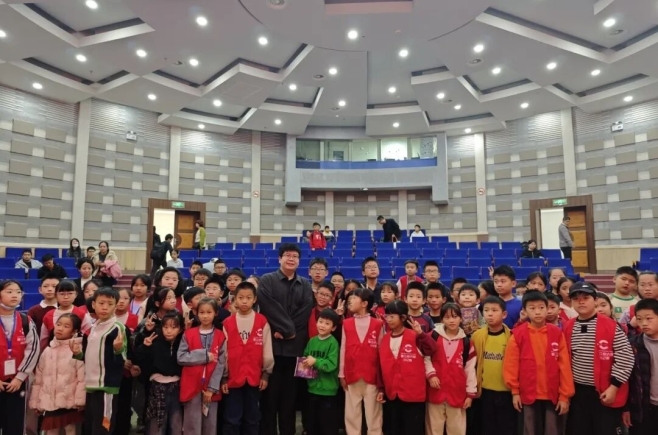 晋江市新华书店十二月活动回顾丨“仓鼠科学思维课”人工智能主题讲座活动——晋江市图书馆