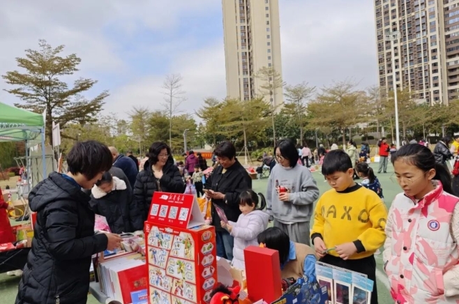 晋江市新华书店二月活动回顾丨2.7池店镇状元里“新华·假日书市”