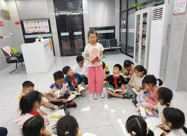 【“党建+”邻里·网格动态】“好书伴我行，书香满社区”—莲屿社区开展世界读书日全民阅读活动