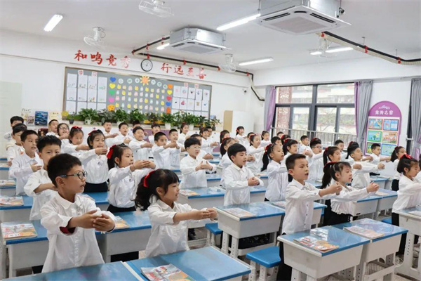 【象山校区】晋江市第二实验小学教育集团举行了2025年春季童音诵读展示活动