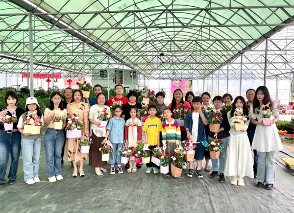 书香校园丨母亲的故事 大地的诗篇