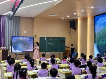 书香启智慧 教苑绽新蕾丨晋江市第二实验小学开展新教师汇报课（语文场）