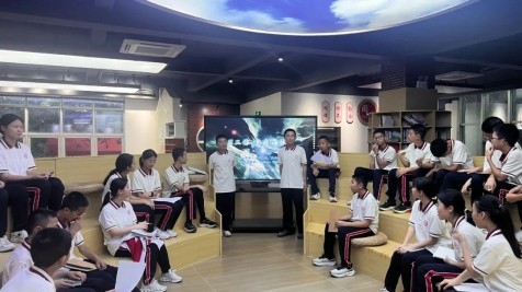 季延小讲坛丨荔枝星海映初心 笔锋所向即征途