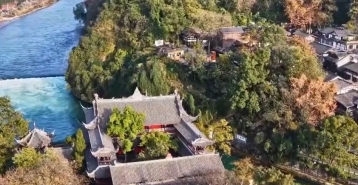 习近平同法国总统马克龙在成都非正式会晤